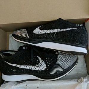 Nike Flyknit Racers